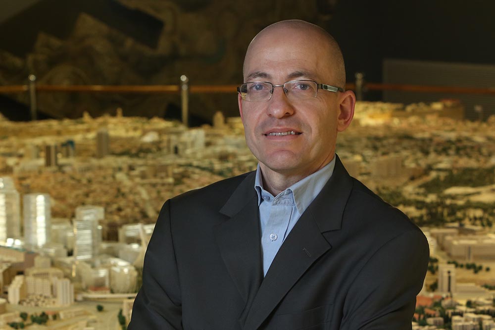 Jerusalem Municipality Chief Architect Ofer Manor talks to GovNews about challenges in installing light rail in an ancient city.