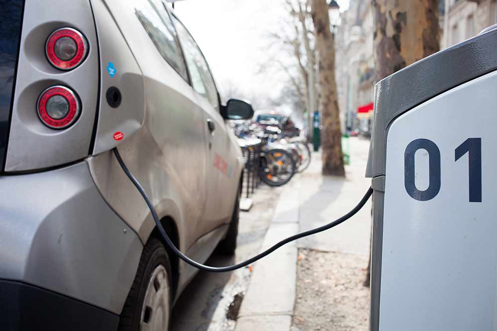 The Queensland government is funding a new super highway of charge stations on the coast to make it easier for electric vehicle motorists.